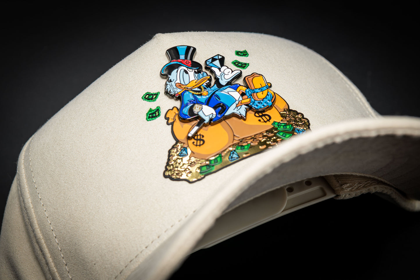 Casquette Beige Suédine – Badge Money Duck | Cash Only